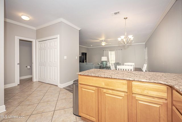 219 Armand Oaks, Ocean Springs, MS 39564