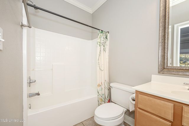 219 Armand Oaks, Ocean Springs, MS 39564