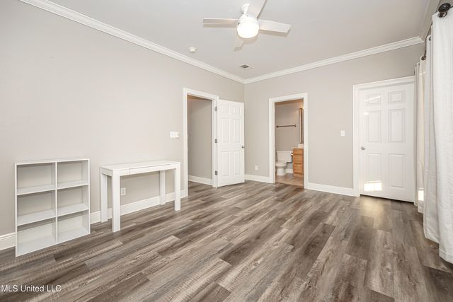 219 Armand Oaks, Ocean Springs, MS 39564