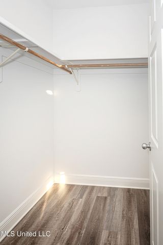 219 Armand Oaks, Ocean Springs, MS 39564