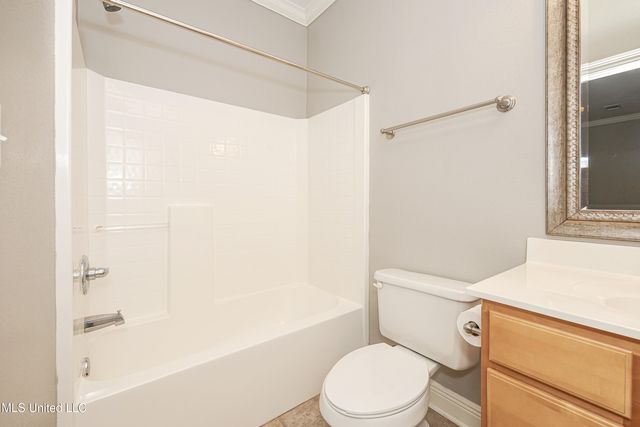 219 Armand Oaks, Ocean Springs, MS 39564