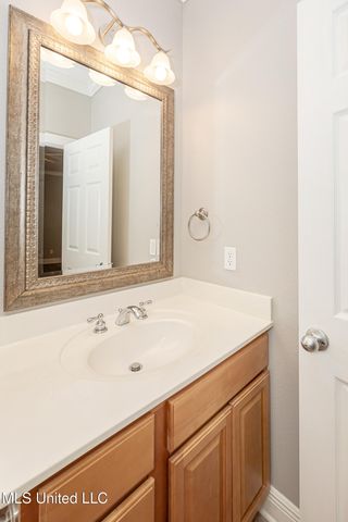 219 Armand Oaks, Ocean Springs, MS 39564