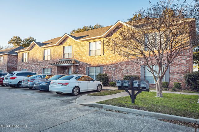 219 Armand Oaks, Ocean Springs, MS 39564