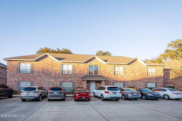 219 Armand Oaks, Ocean Springs, MS 39564