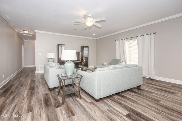 219 Armand Oaks, Ocean Springs, MS 39564