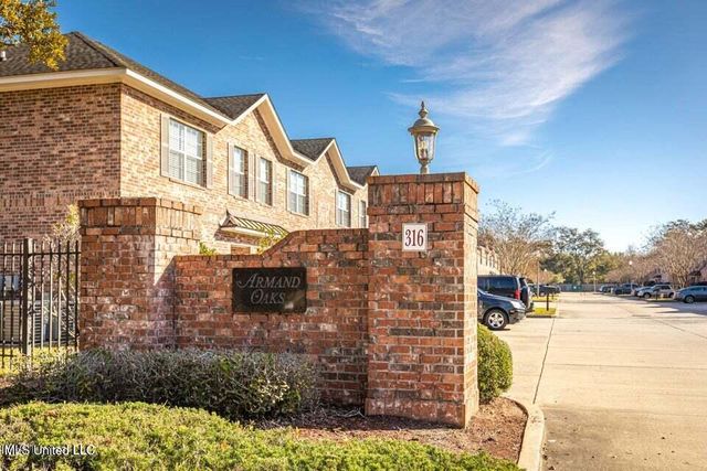 219 Armand Oaks, Ocean Springs, MS 39564