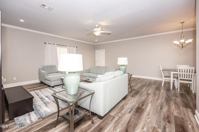 219 Armand Oaks, Ocean Springs, MS 39564