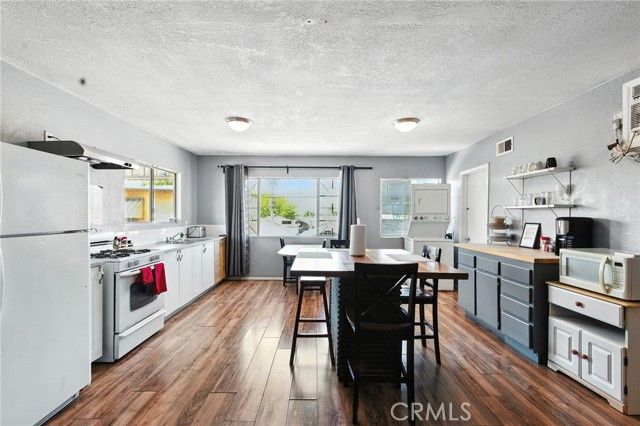 5332 E Beverly Boulevard, Los Angeles, CA 90022