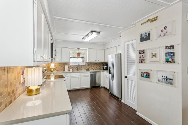 810 Eglin Parkway 14, Fort Walton Beach, FL 32547