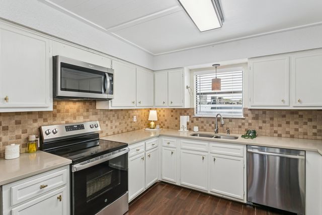 810 Eglin Parkway 14, Fort Walton Beach, FL 32547