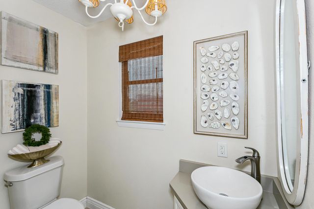 810 Eglin Parkway 14, Fort Walton Beach, FL 32547