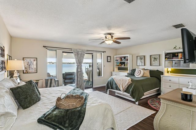 810 Eglin Parkway 14, Fort Walton Beach, FL 32547