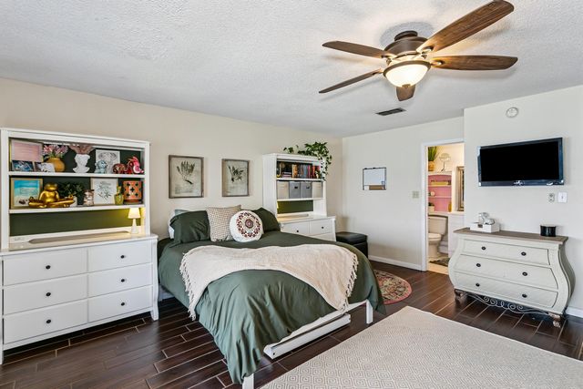 810 Eglin Parkway 14, Fort Walton Beach, FL 32547