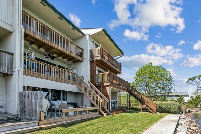 810 Eglin Parkway 14, Fort Walton Beach, FL 32547