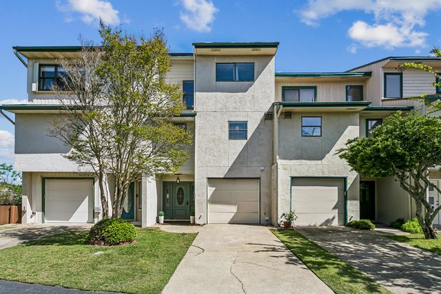 810 Eglin Parkway 14, Fort Walton Beach, FL 32547