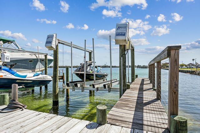 810 Eglin Parkway 14, Fort Walton Beach, FL 32547