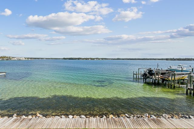 810 Eglin Parkway 14, Fort Walton Beach, FL 32547