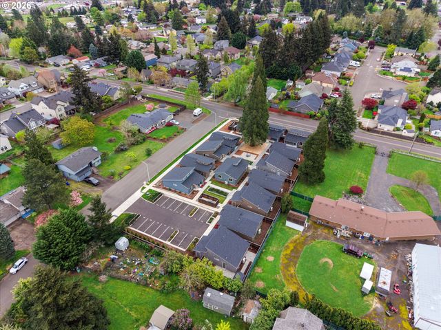 12300 Meadowlawn Dr, Oregon City, OR 97045