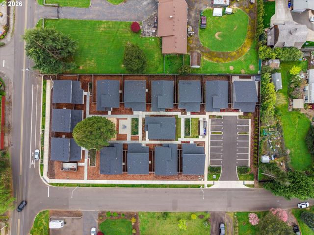 12300 Meadowlawn Dr, Oregon City, OR 97045