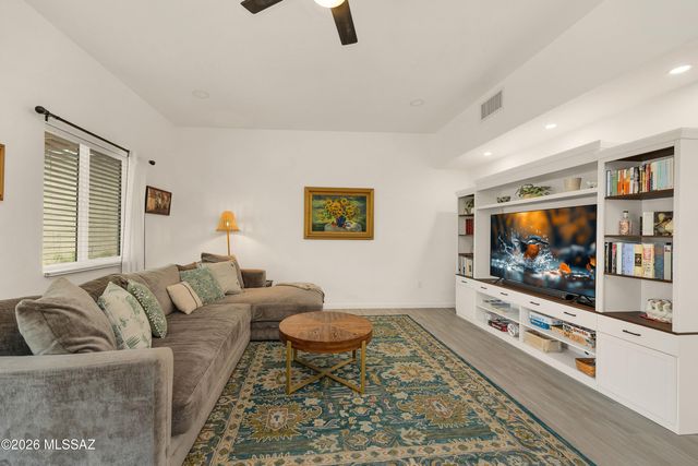 4858 E 4Th Street, Tucson, AZ 85711