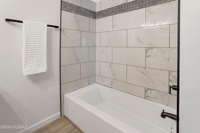 4858 E 4Th Street, Tucson, AZ 85711