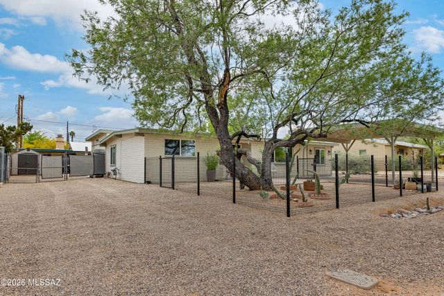 4858 E 4Th Street, Tucson, AZ 85711