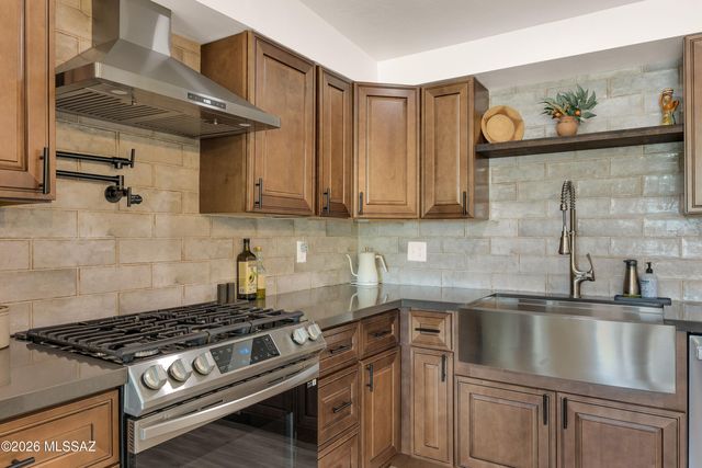 4858 E 4Th Street, Tucson, AZ 85711