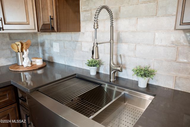 4858 E 4Th Street, Tucson, AZ 85711