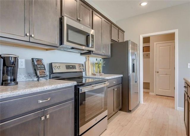 3037 NW 96th Terrace, Kansas City, MO 64154