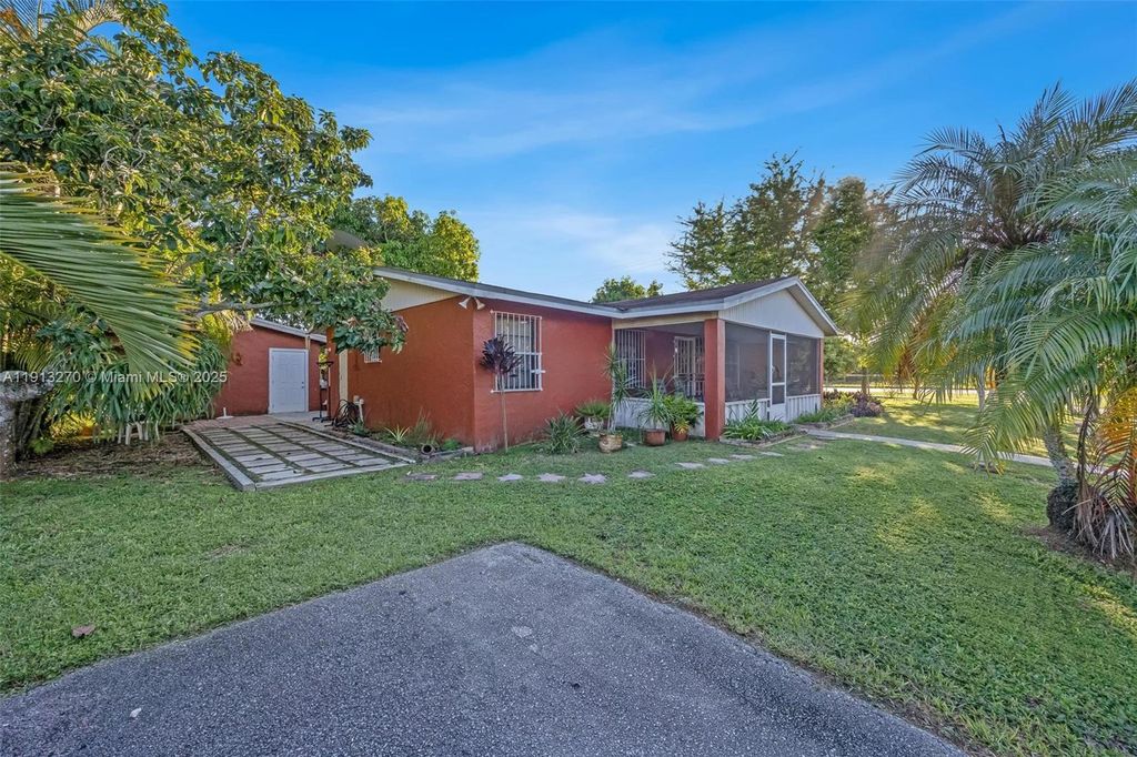 1798 SW 4th St, Homestead, FL 33030