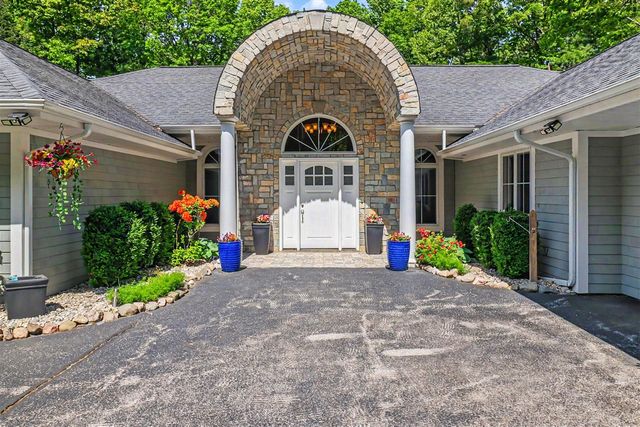 5389 Ridge Road, Pentwater, MI 49449