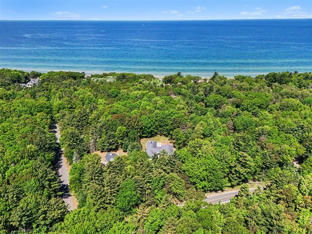 5389 Ridge Road, Pentwater, MI 49449