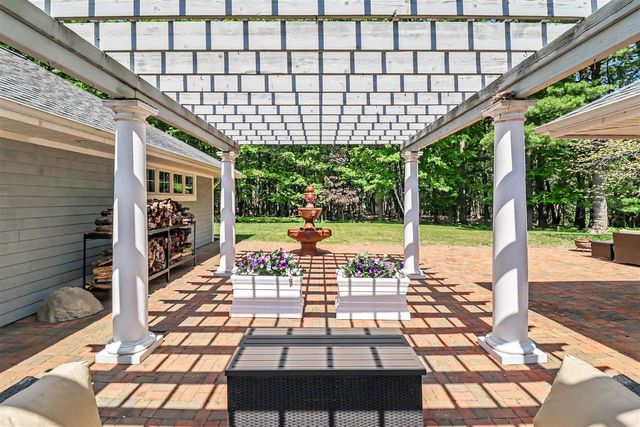 5389 Ridge Road, Pentwater, MI 49449