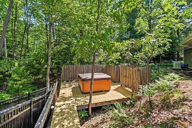 5389 Ridge Road, Pentwater, MI 49449