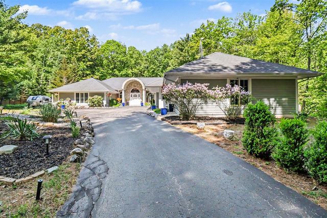 5389 Ridge Road, Pentwater, MI 49449