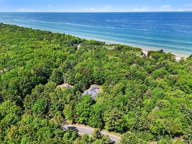 5389 Ridge Road, Pentwater, MI 49449
