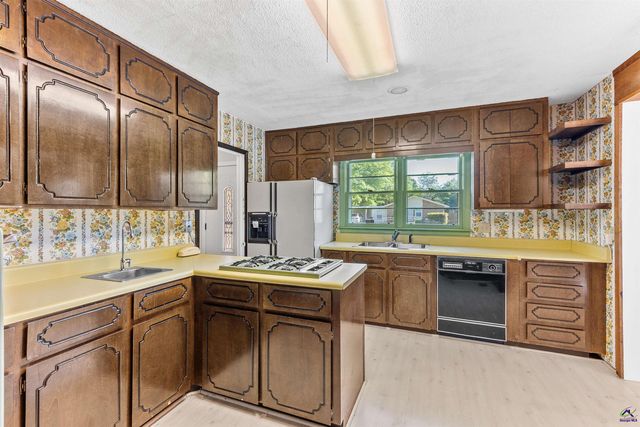 116 Woodlawn Avenue, Warner Robins, GA 31093