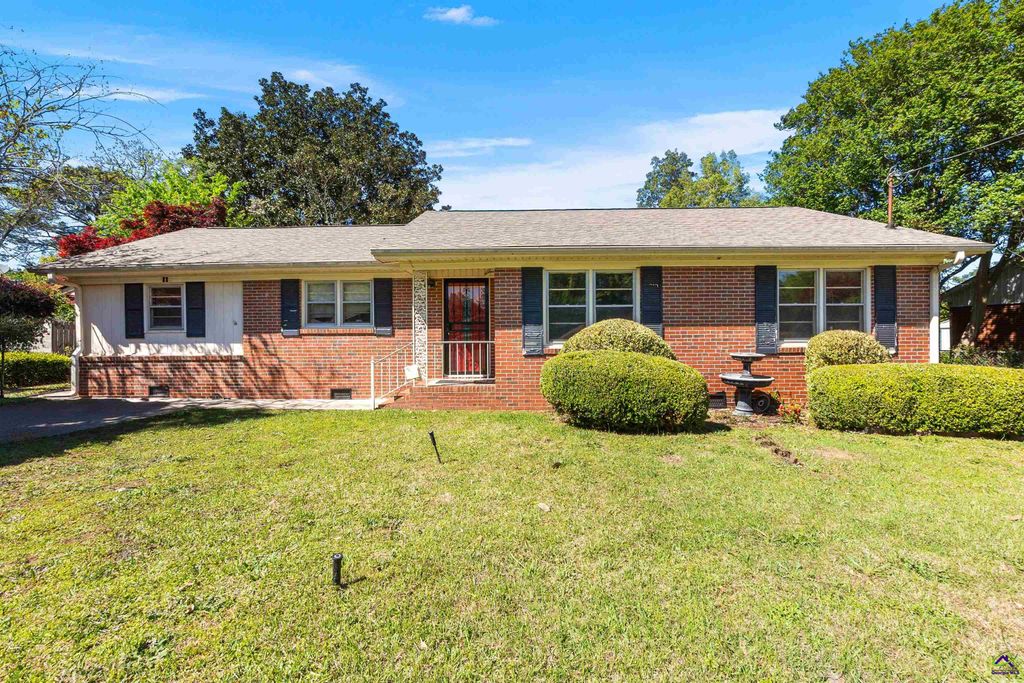 116 Woodlawn Avenue, Warner Robins, GA 31093
