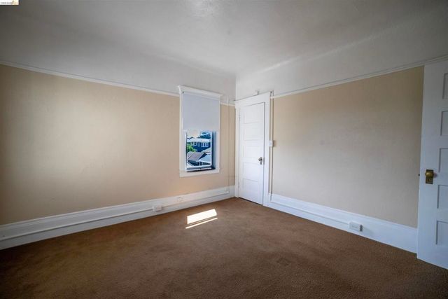 701 43rd St, Oakland, CA 94609