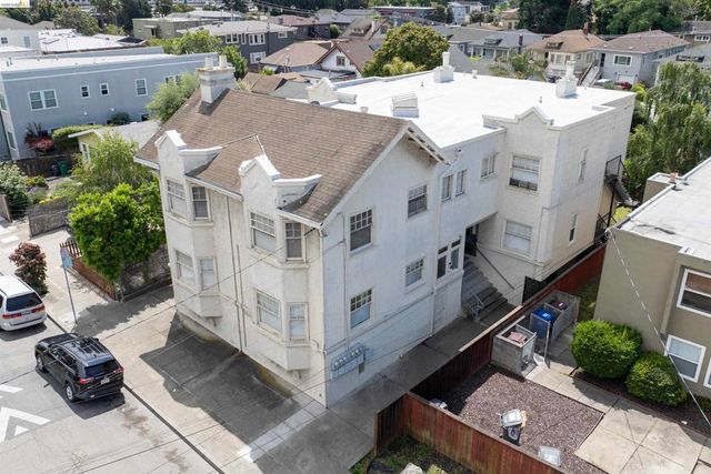 701 43rd St, Oakland, CA 94609
