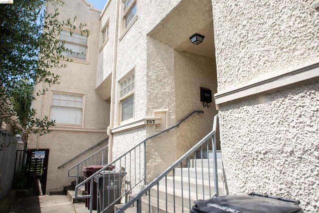 701 43rd St, Oakland, CA 94609