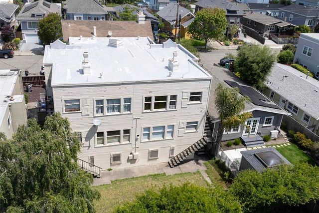 701 43rd St, Oakland, CA 94609