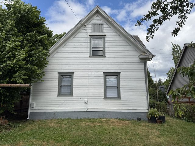 4507 N GANTENBEIN Ave, Portland, OR 97217
