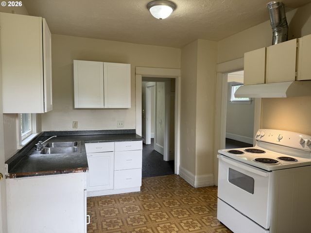 4507 N GANTENBEIN Ave, Portland, OR 97217