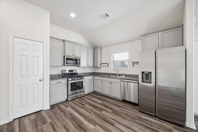 206 N Lynx Trail, Montgomery, TX 77316