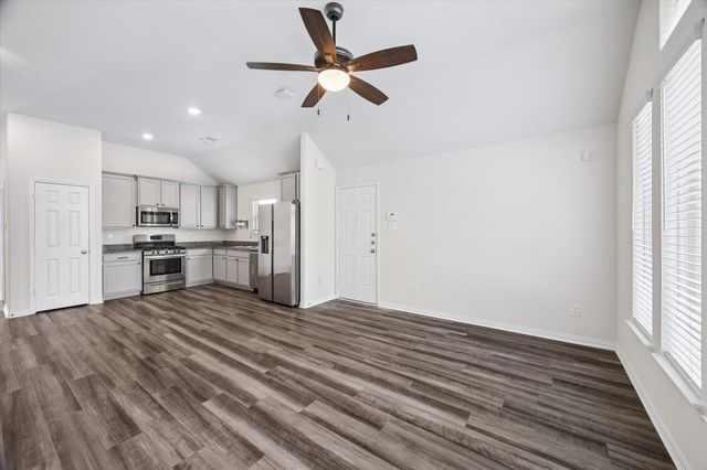 206 N Lynx Trail, Montgomery, TX 77316