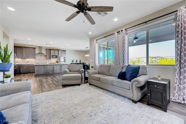 12466 Point Sierra Street, Las Vegas, NV 89138