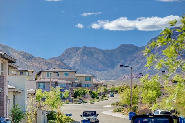 12466 Point Sierra Street, Las Vegas, NV 89138