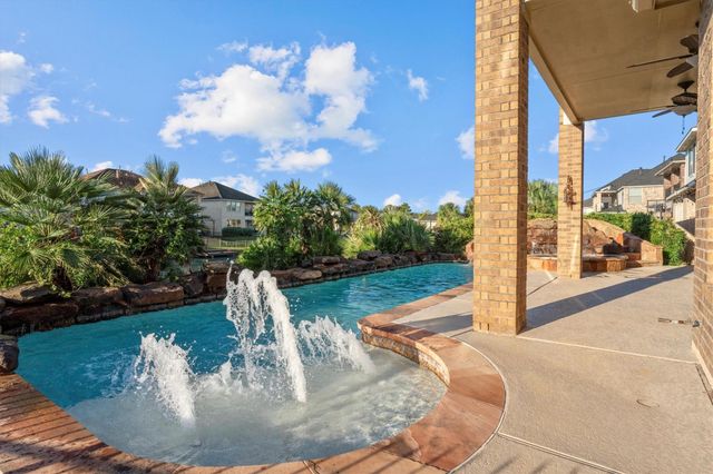 18119 Blues Point Drive, Cypress, TX 77429