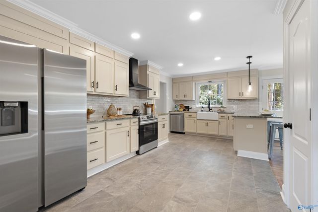 8603 Hickory Hill Lane, Huntsville, AL 35802